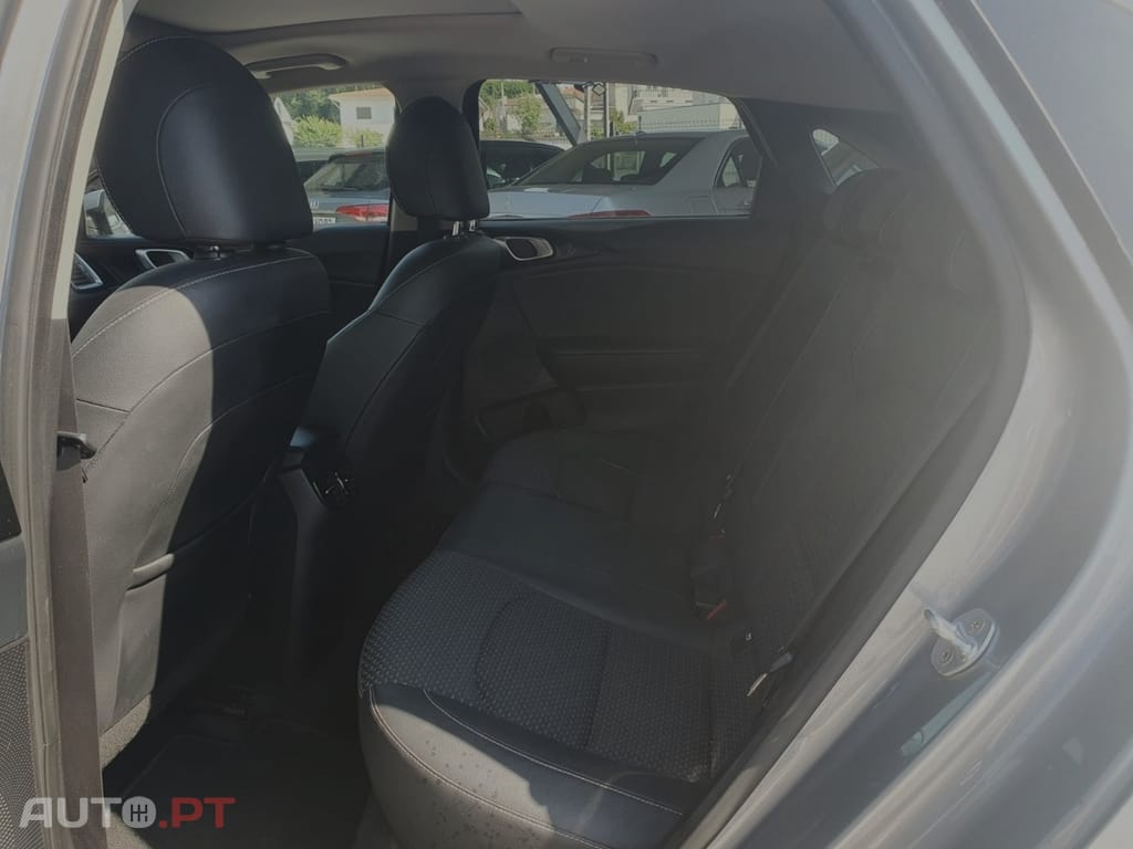Kia Ceed 1.6 CRDi TX+SRF