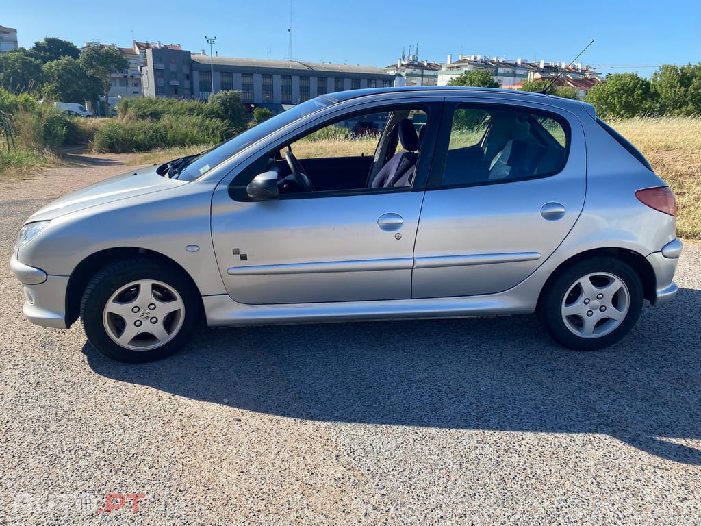 Peugeot 206 black and silver panoramico