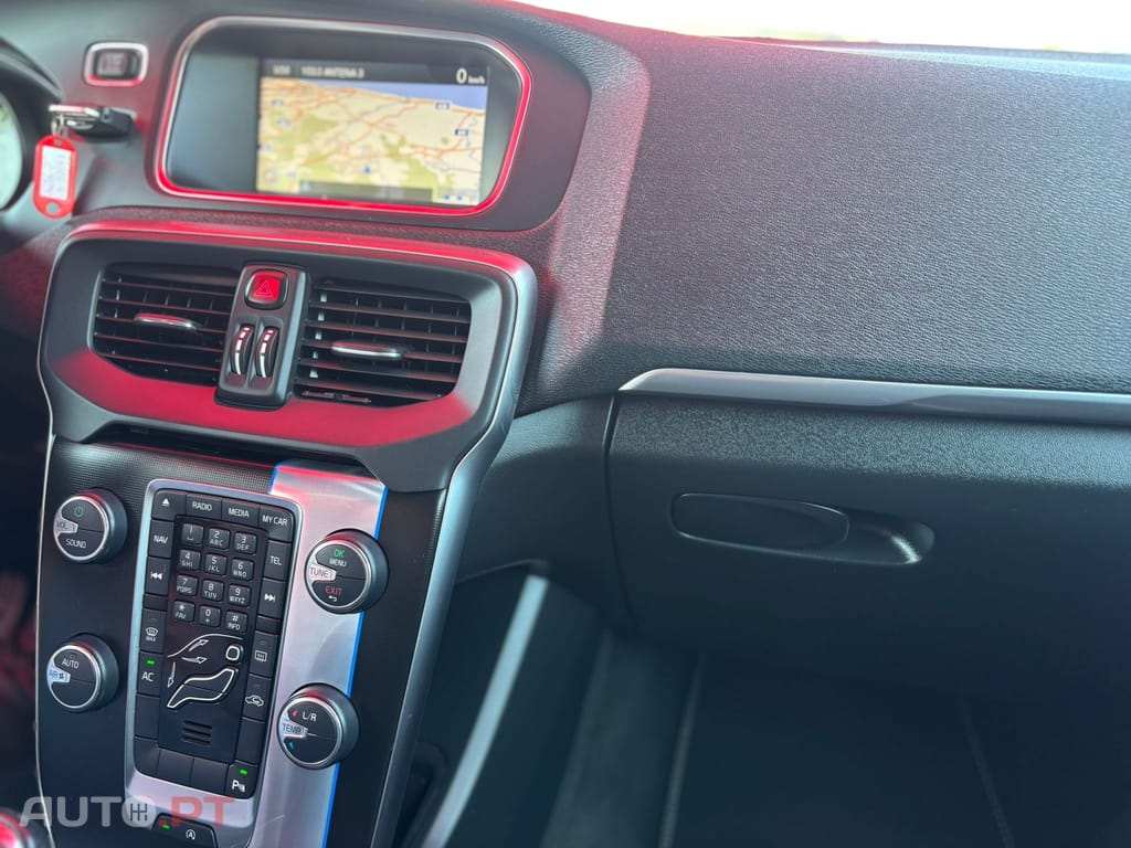 Volvo V40 1.6 D2 R-Design