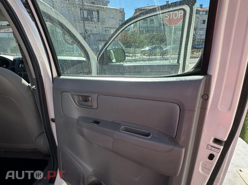 Toyota Hilux 2.5 D-4D 4WD CD AC