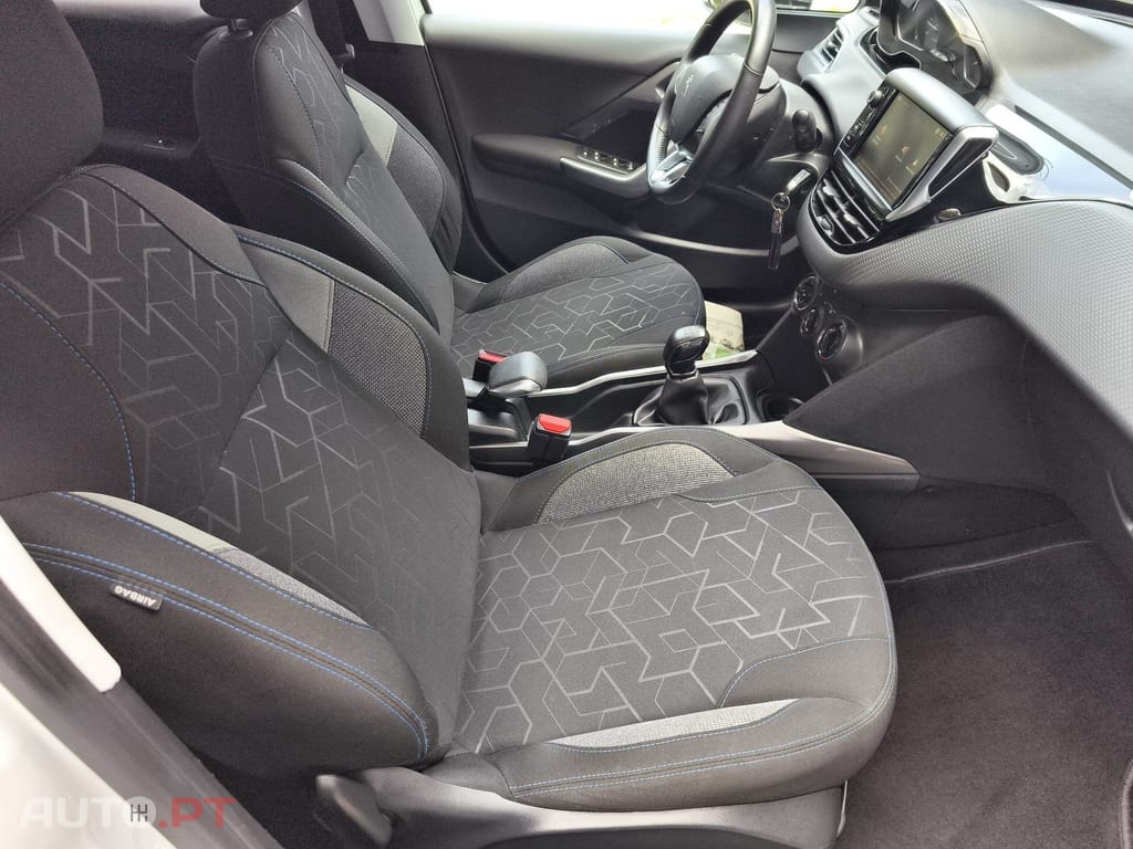 Peugeot 2008 1.2 PureTech Style