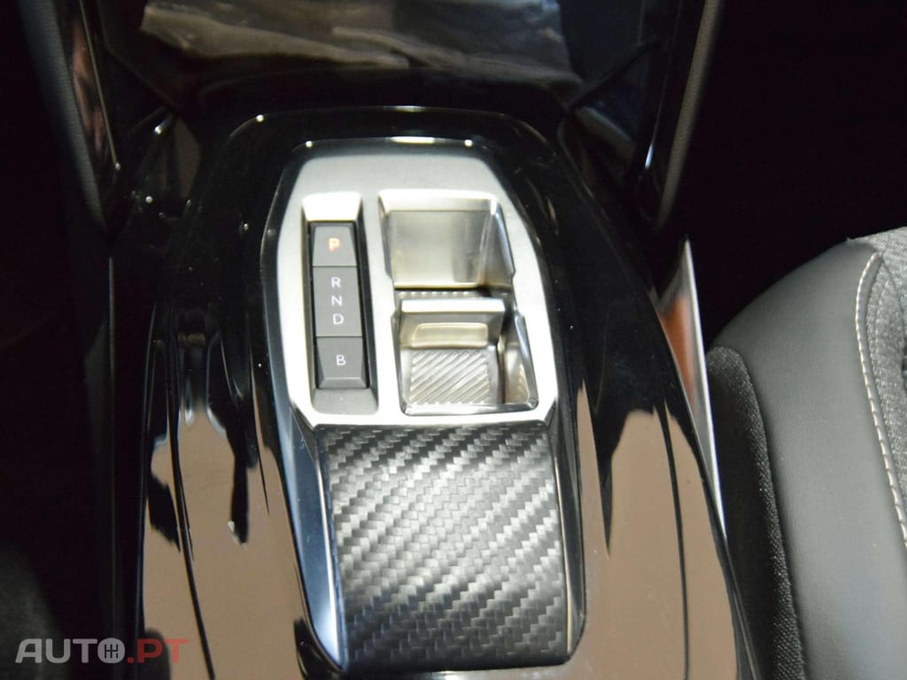 Peugeot E-2008 50 kWh Allure