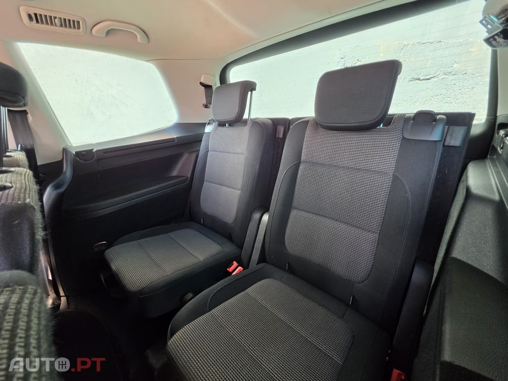 Volkswagen Sharan 2.0 TDI Confortline — fotografia 8
