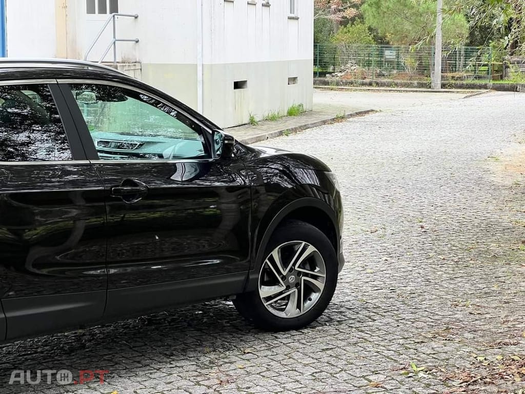Nissan Qashqai 1.5 dCi Tekna Premium Pele