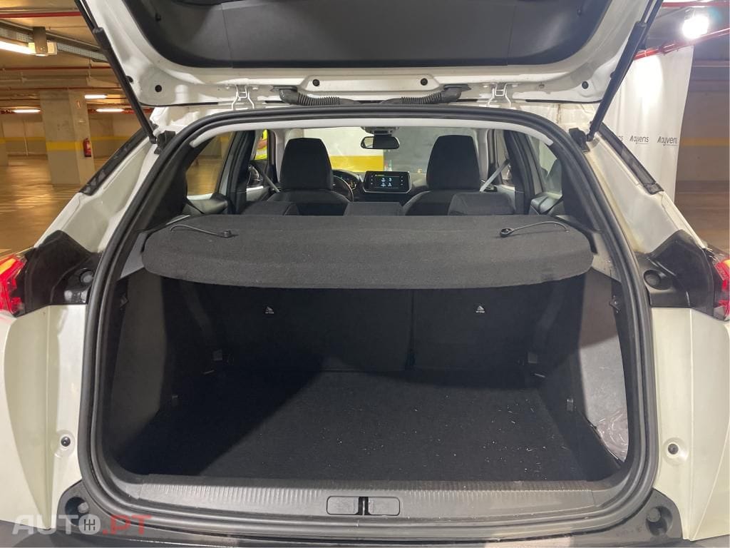 Peugeot E-2008 50 kWh Active Pack