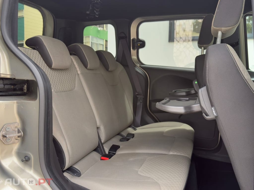 Ford Tourneo 1.5 TDCi Titanium