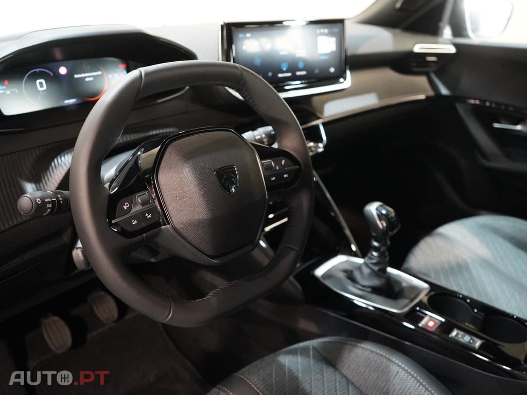 Peugeot 2008 1.2 PureTech Allure