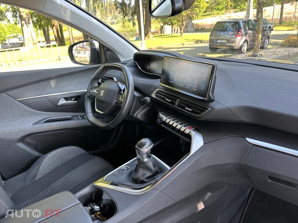 Peugeot 3008 1.5 BlueHDi Active