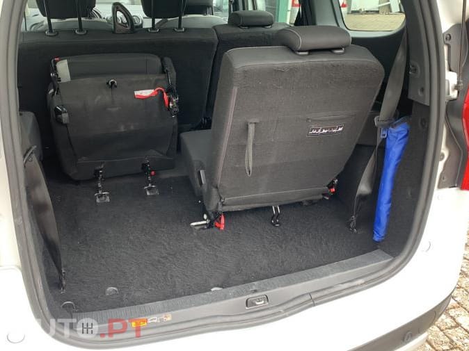 Dacia Lodgy 1.5 Blue dCi Stepway 7L