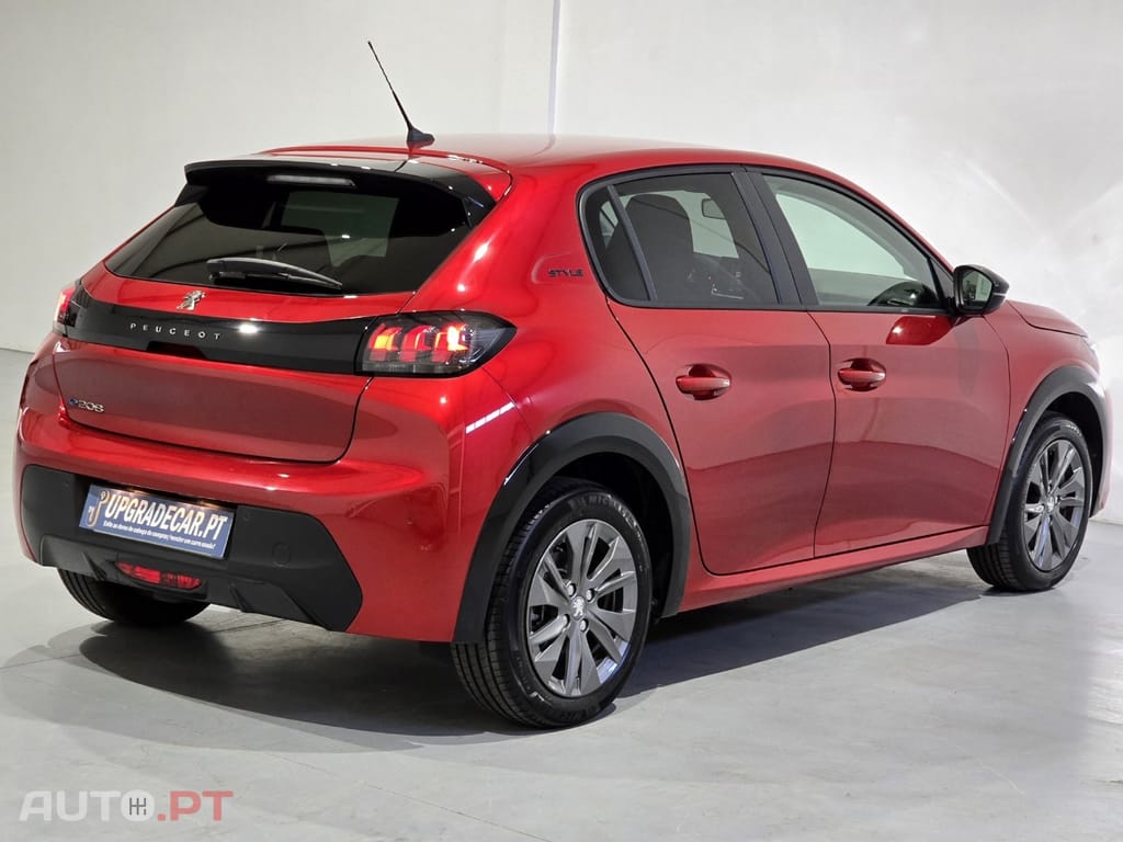 Peugeot E-208 50 kWh Style