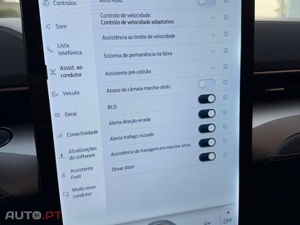 Ford Mustang Mach-E Standard • 75,7 kWh • 294 CV