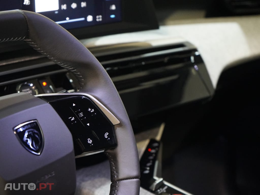 Peugeot 3008 1.2 Hybrid Allure e-DCS6