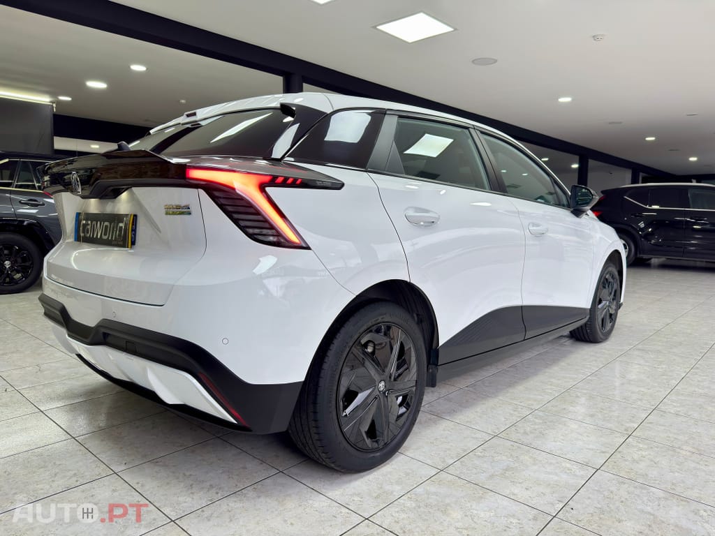 MG MG4 51 kWh Standard