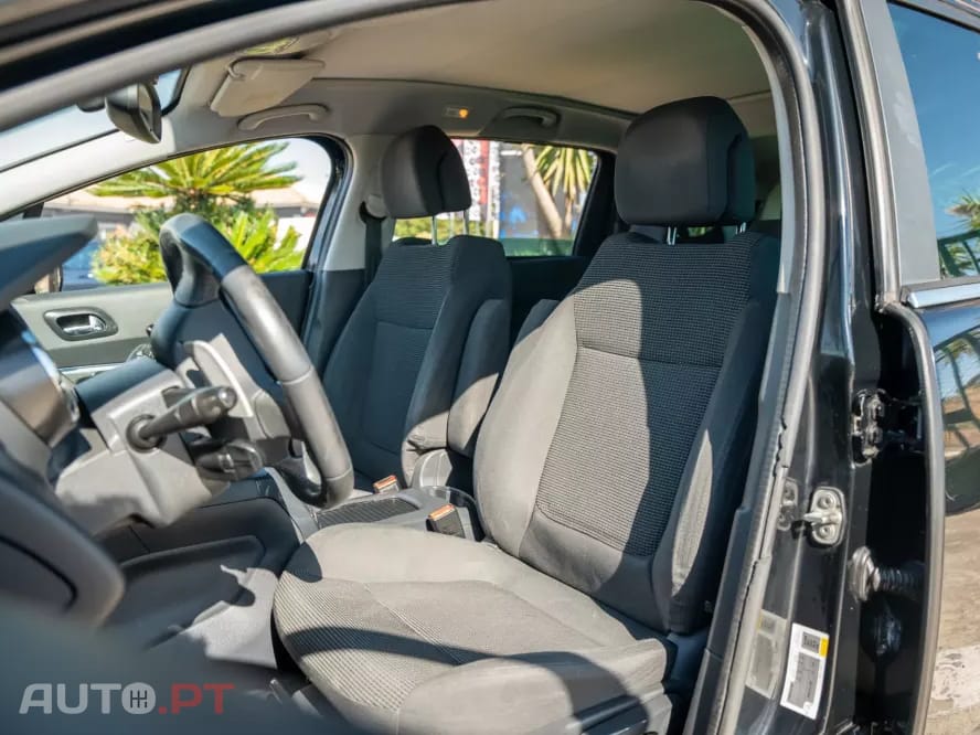 Peugeot 5008 1.6 E-HDi 7L SE Style 2-Tronic