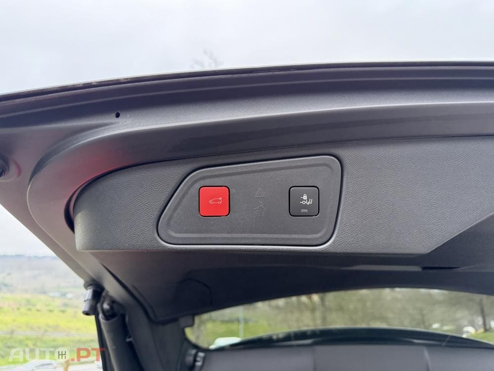 Peugeot 3008 1.6 Hybrid GT Pack e-EAT8