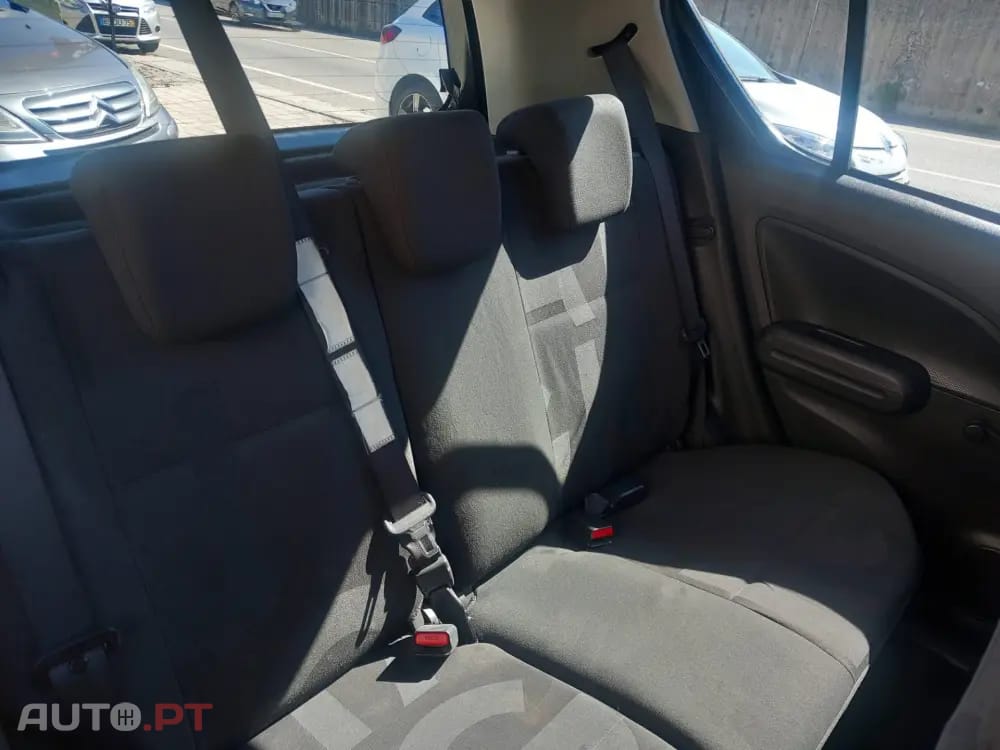 Opel Agila 1.0 Enjoy