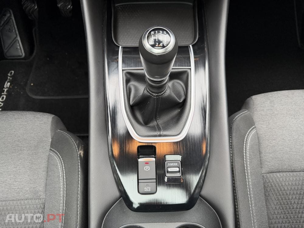 Nissan Qashqai 1.3 DIG-T N-Connecta J18