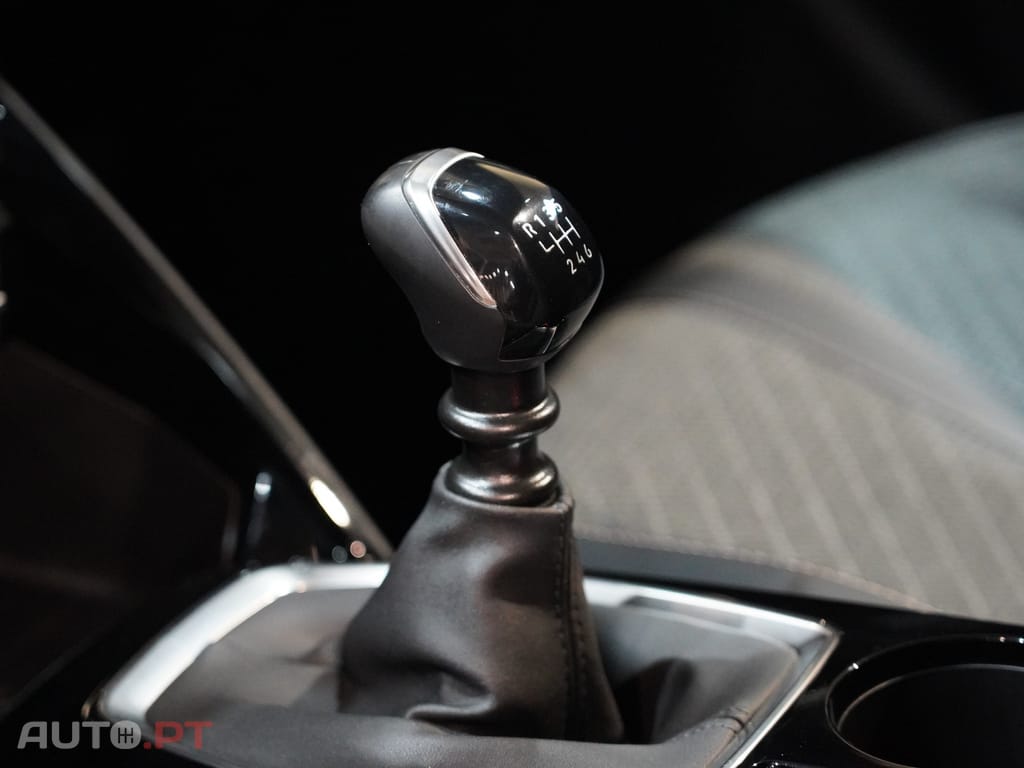 Peugeot 2008 1.2 PureTech Allure