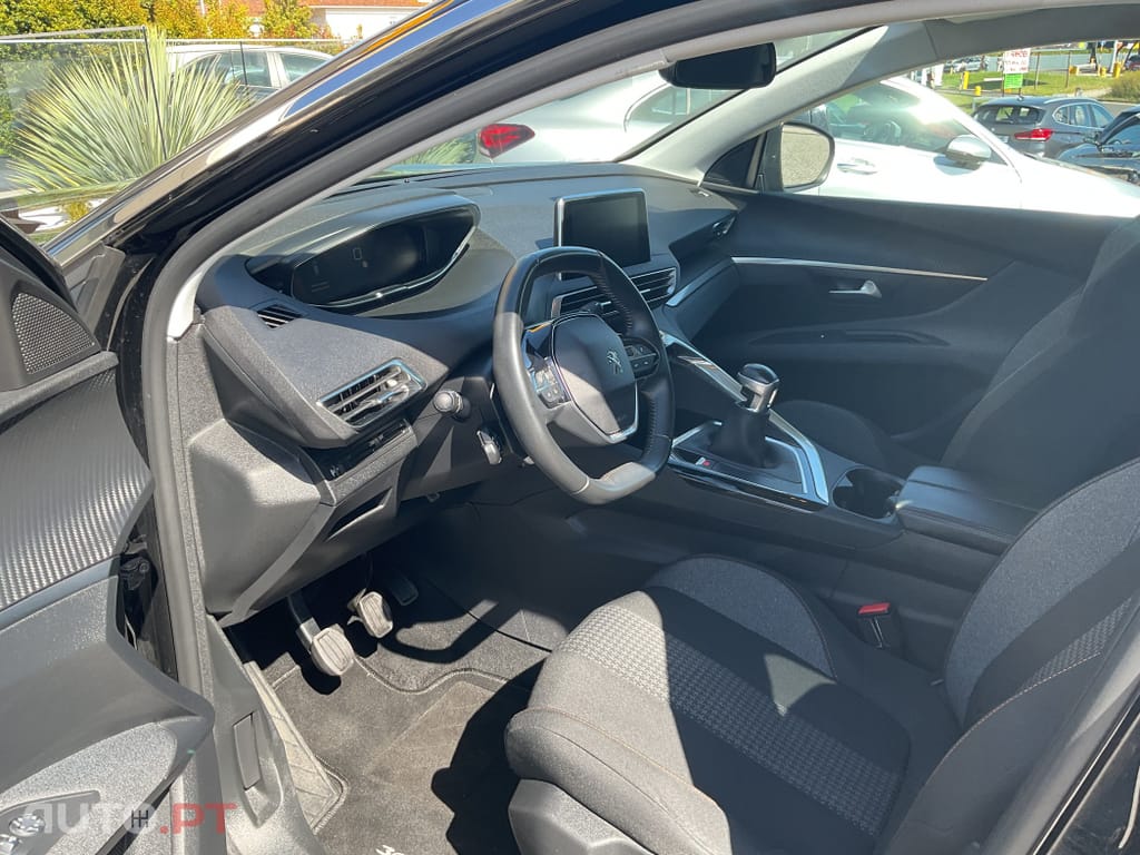 Peugeot 3008 1.5 BlueHDi Active