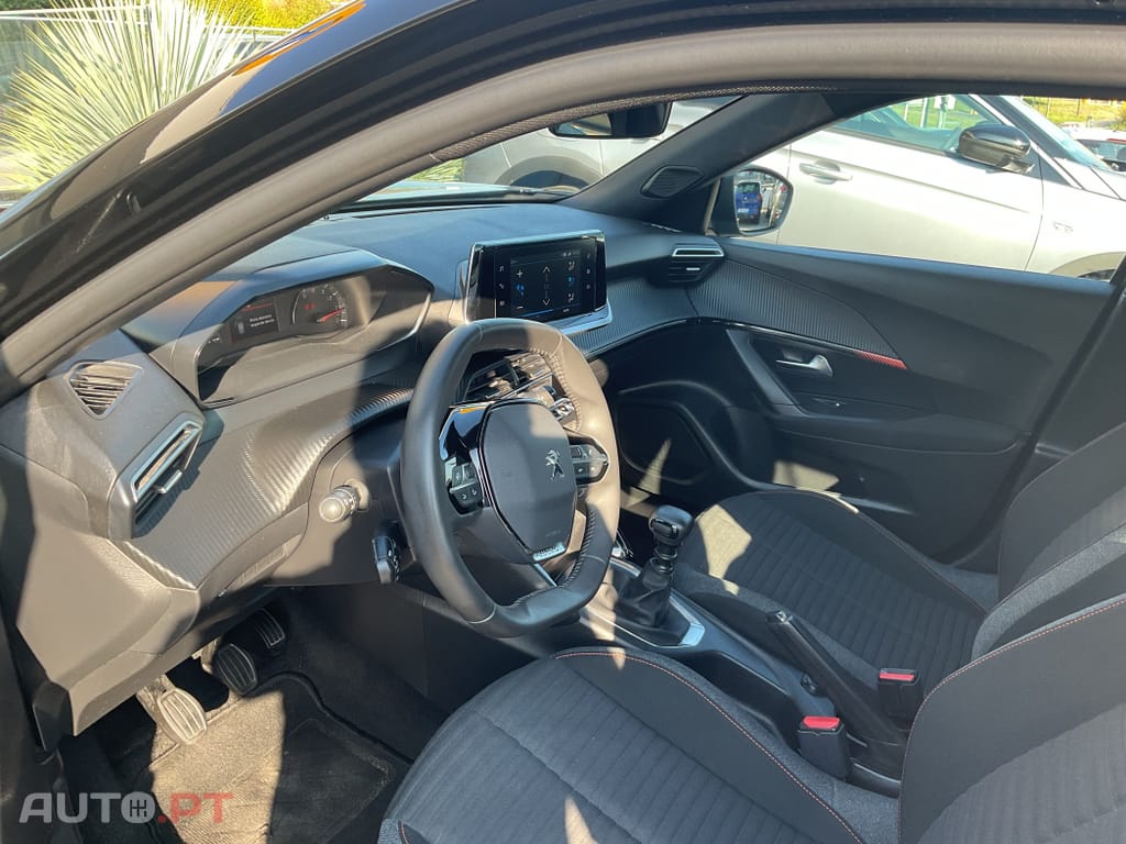 Peugeot 2008 1.2 PureTech Active Pack