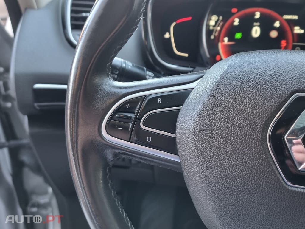 Renault Espace 1.6 dCi Zen EDC