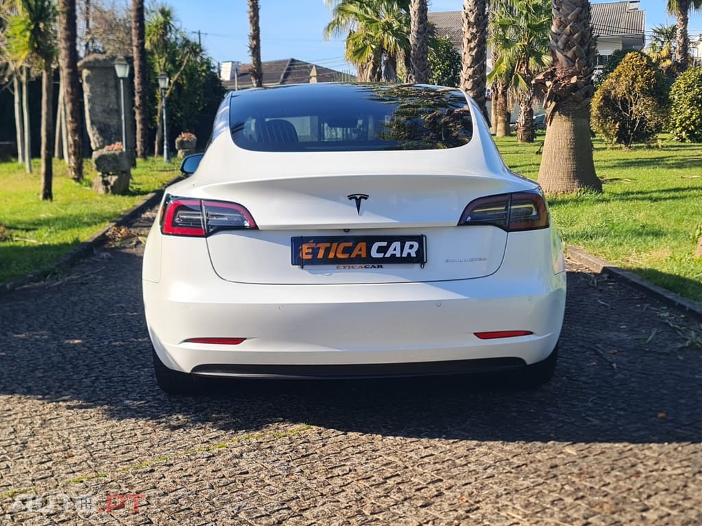 Tesla Model 3 Long-Range Dual Motor AWD