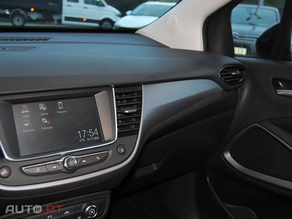 Opel Crossland 1.2 Business Edition