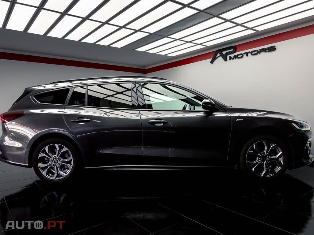 Ford Focus SW 1.0 EcoBoost MHEV ST-Line