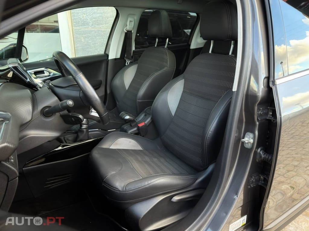 Peugeot 2008 1.2 PureTech Allure