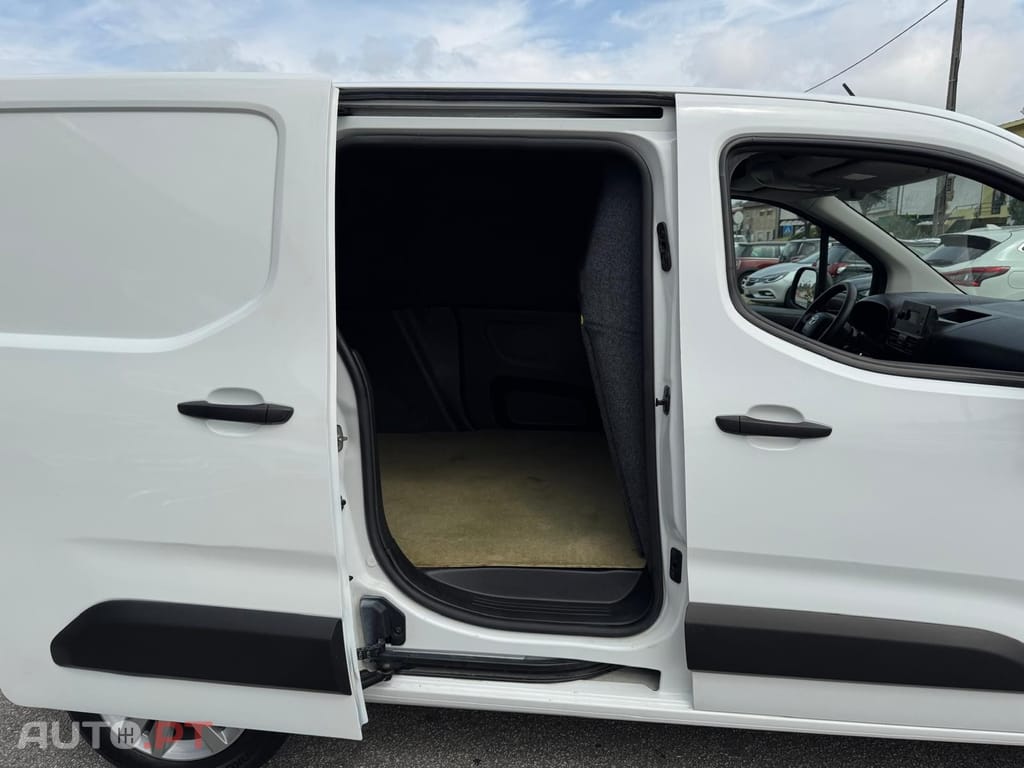 Toyota Proace 1.5D L1 Comfort - IVA DEDUTÍVEL