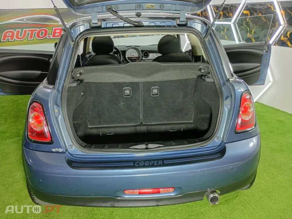 MINI Cooper Cooper D
