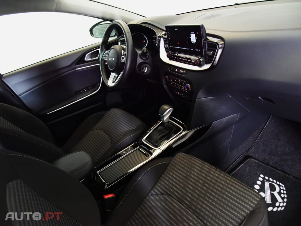 Kia Ceed SW 1.6 CRDi DCT7 (48V Mild-Hybrid)