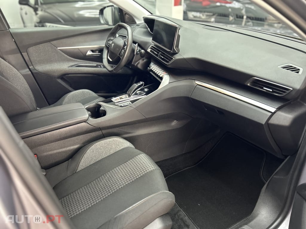Peugeot 3008 1.2 PureTech Allure EAT8