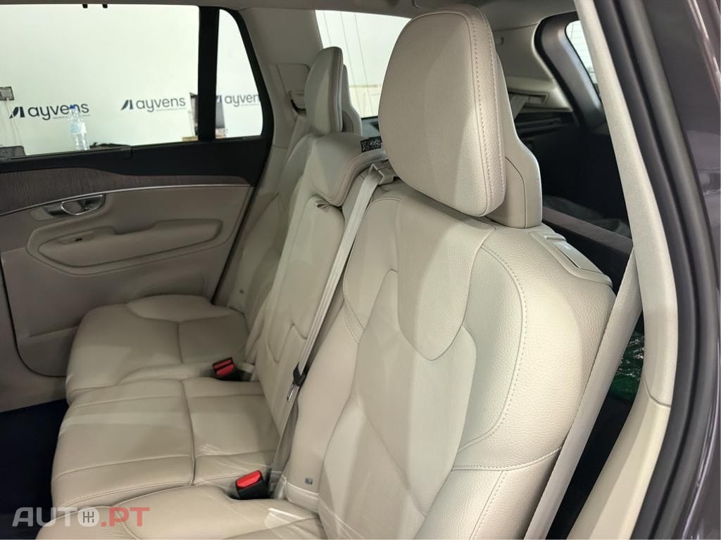 Volvo XC90 2.0 T8 PHEV Plus Dark AWD