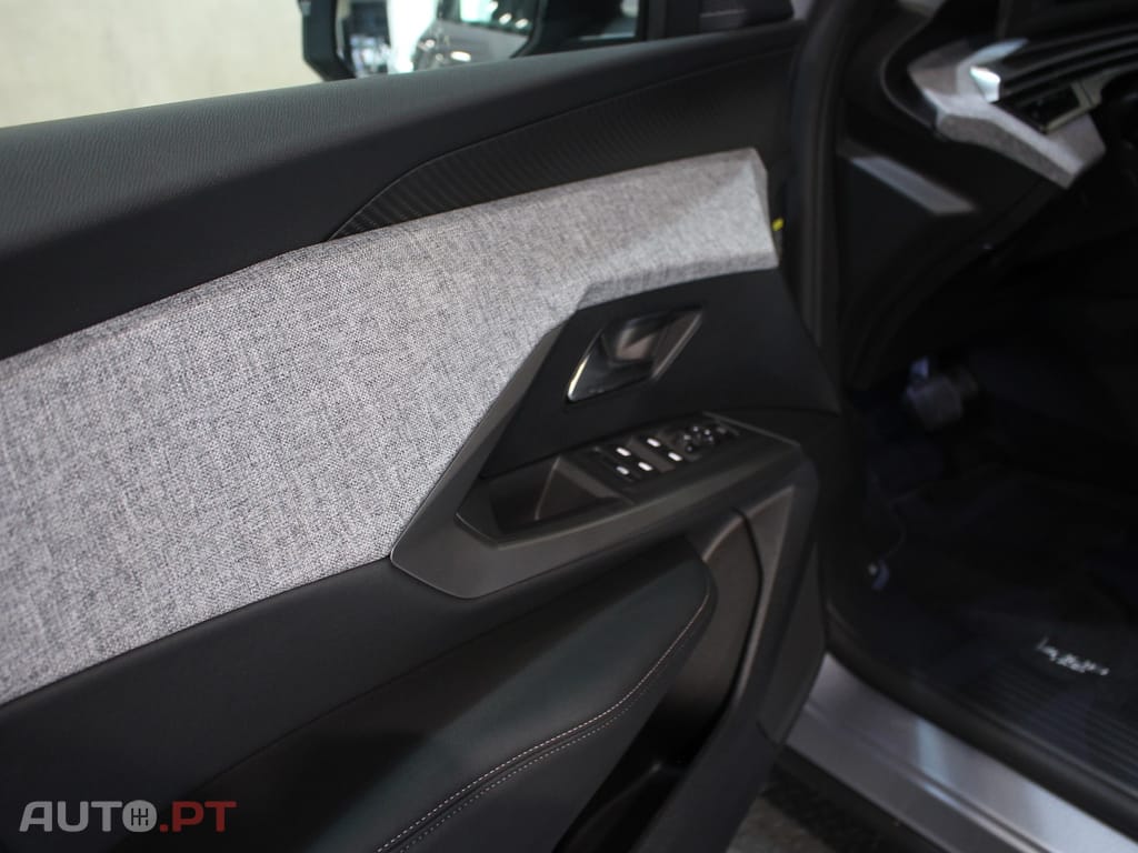 Peugeot 3008 1.2 Hybrid Allure e-DCS6