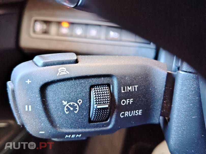 Peugeot 3008 Plug-In Hybrid 225 e-EAT8 Allure Pack