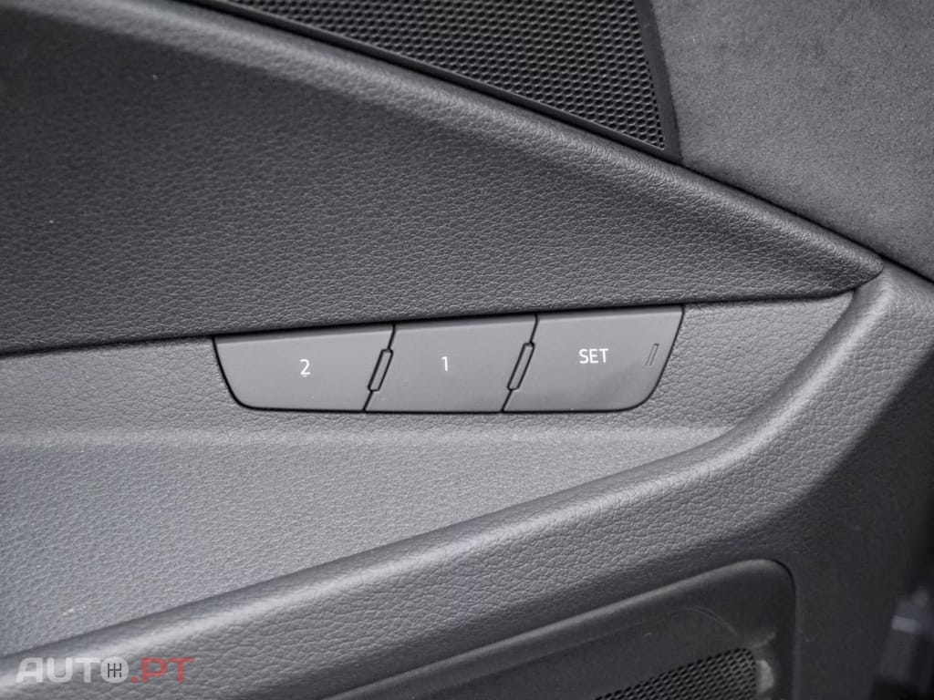 Audi Q8 E-Tron I.V.A DEDUTIVEL  55 quattro S LINE 