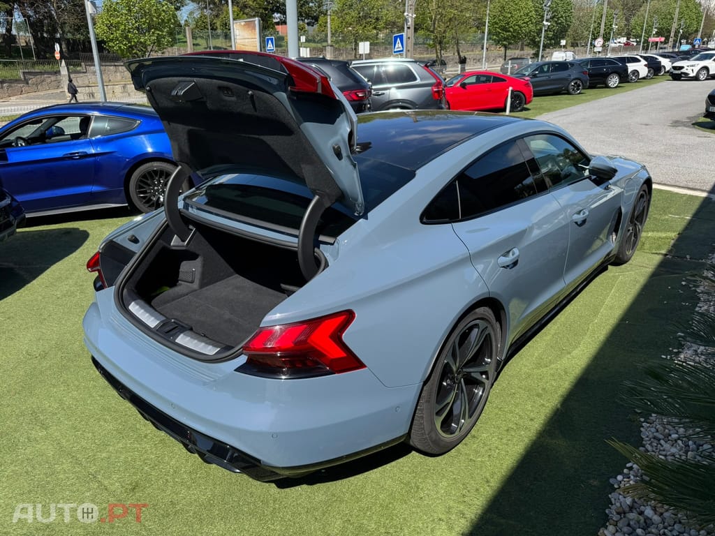 Audi E-Tron GT quattro