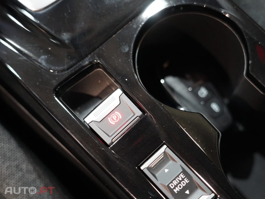 Peugeot E-2008 50 kWh Active