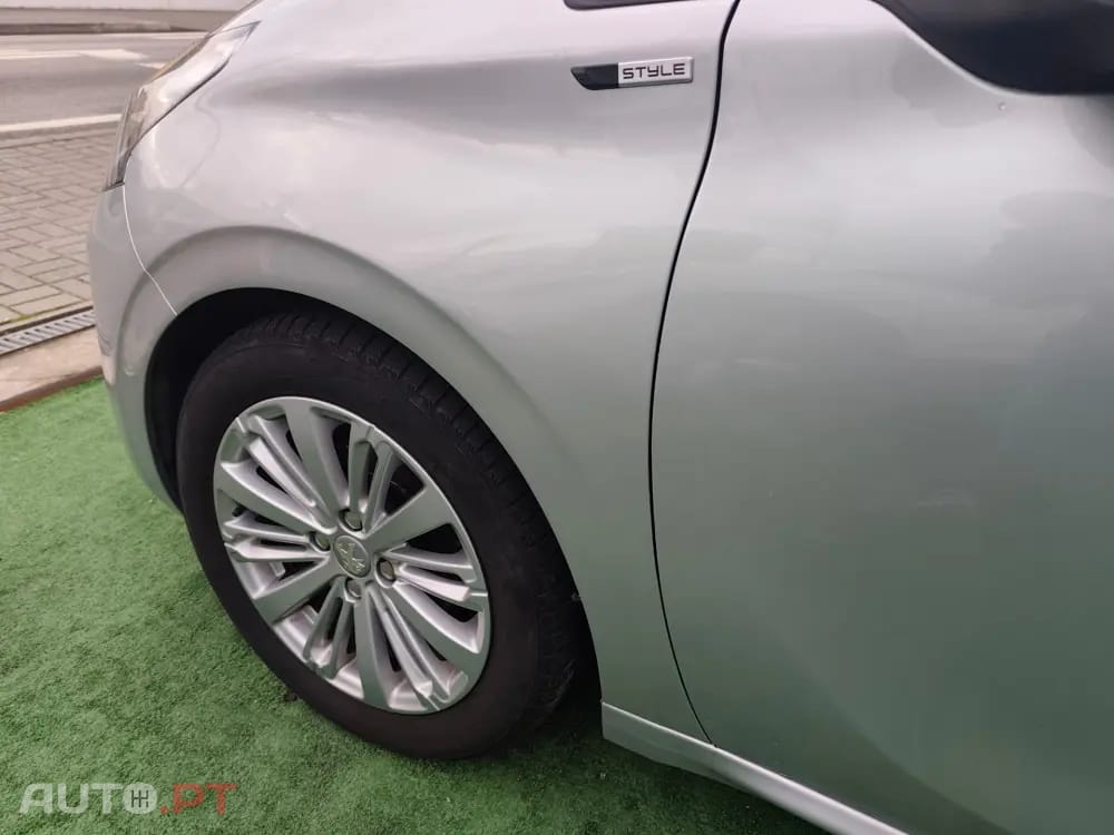 Peugeot 208 1.6 BlueHDi Style