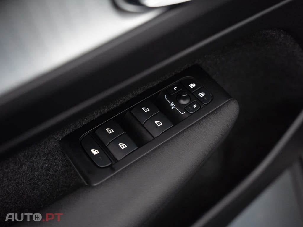 Volvo XC40 1.5 T5 PHEV Inscription Expression