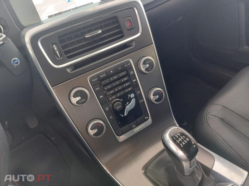 Volvo V60 2.0 D2 Momentum