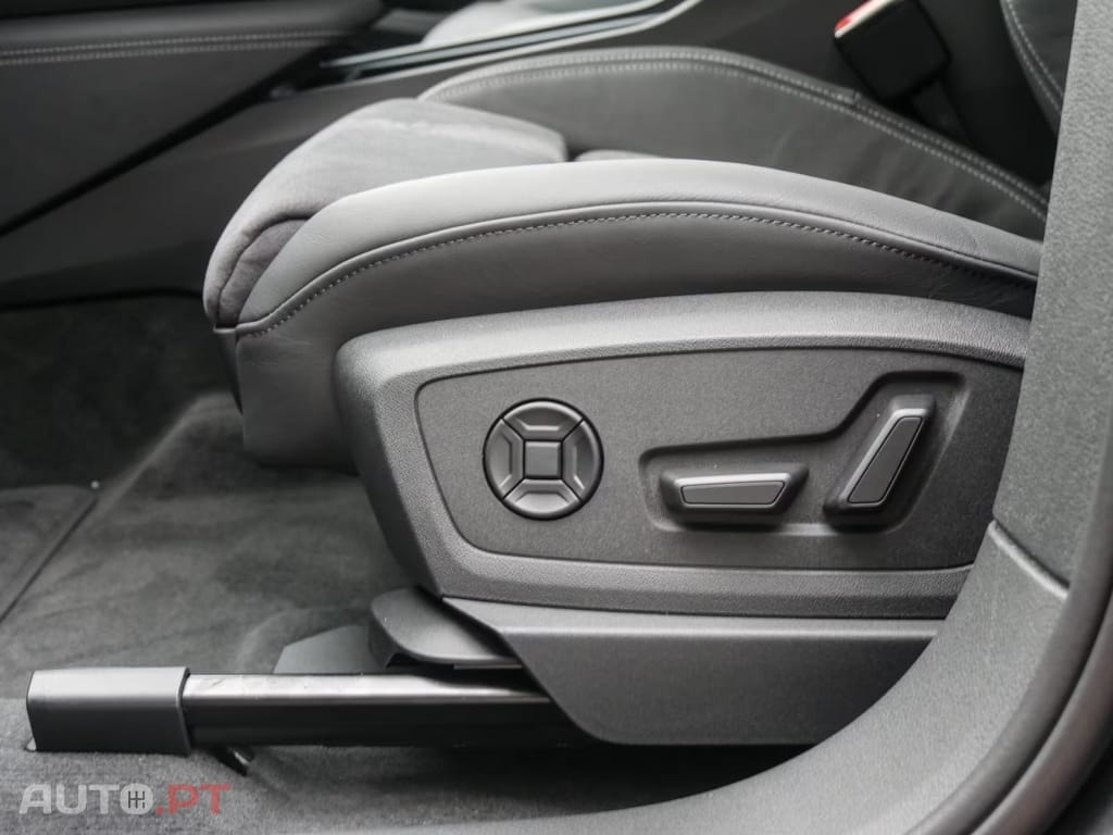 Audi Q8 E-Tron 50 quattro S LINE 