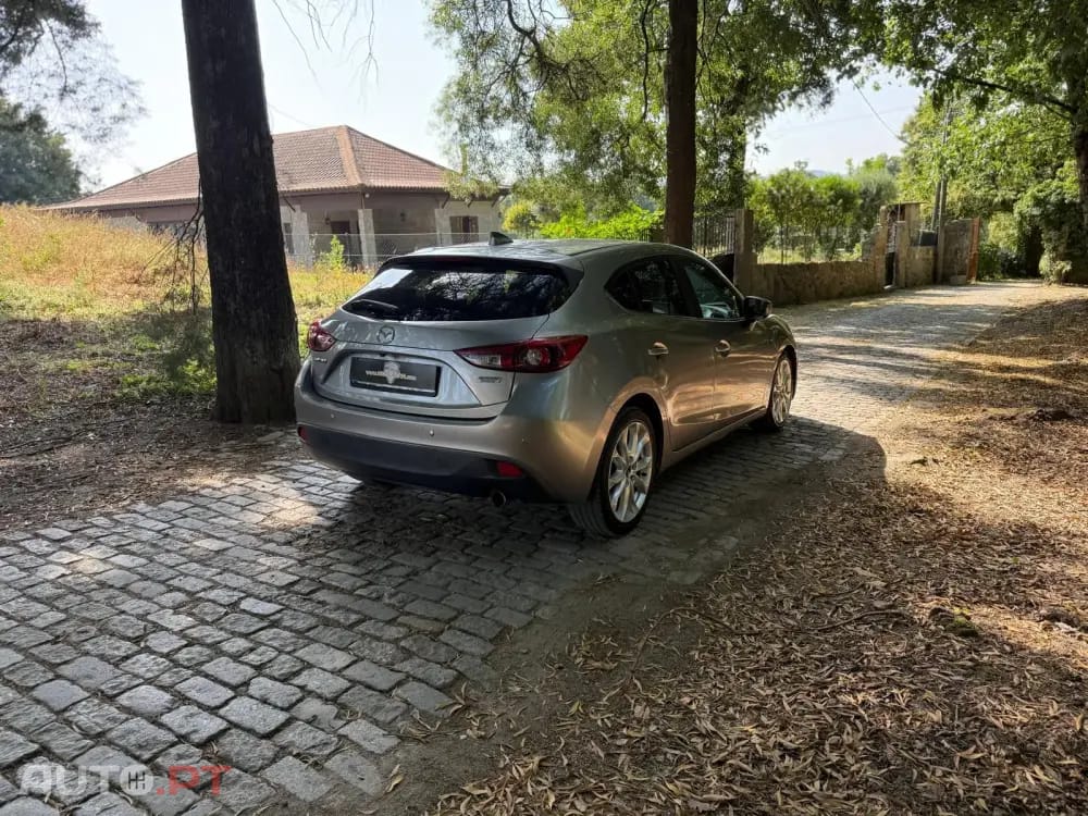 Mazda 3 1.5 Sky-D Excellence Pack Leather Navi