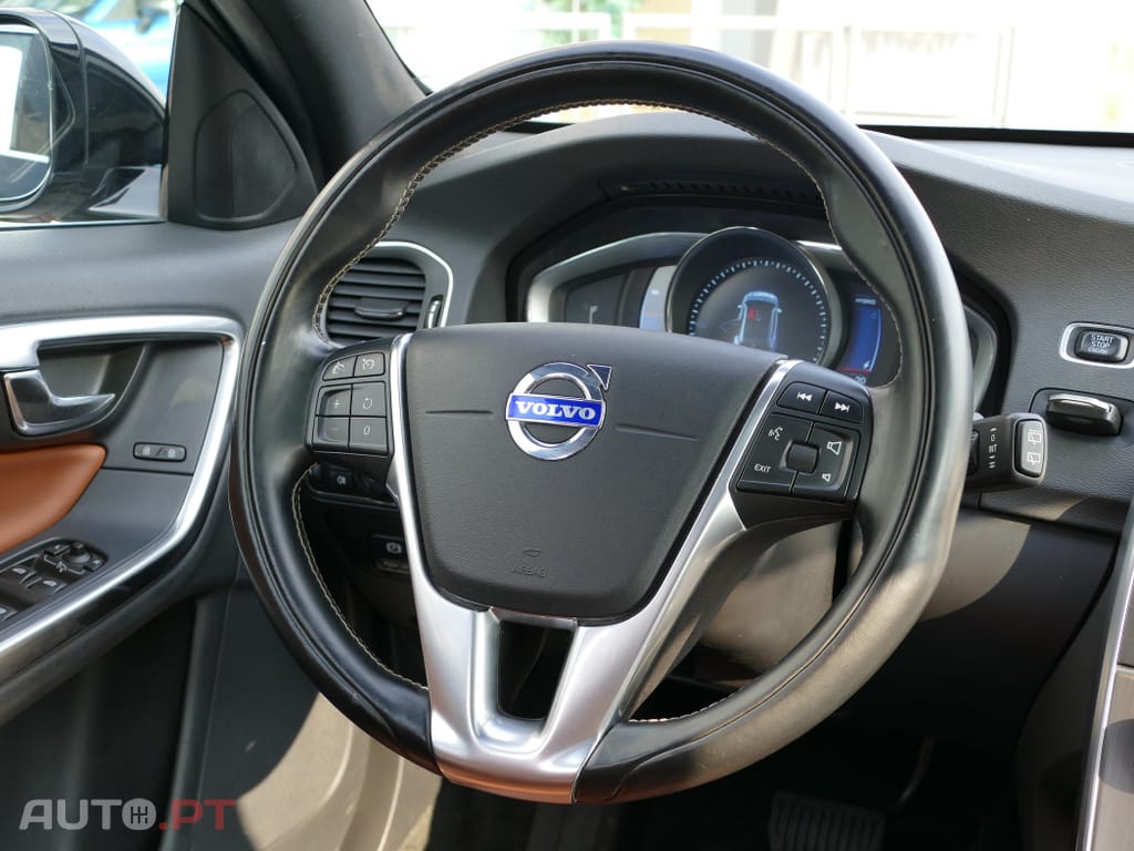 Volvo V60 2.4 D6 Summum AWD Phev