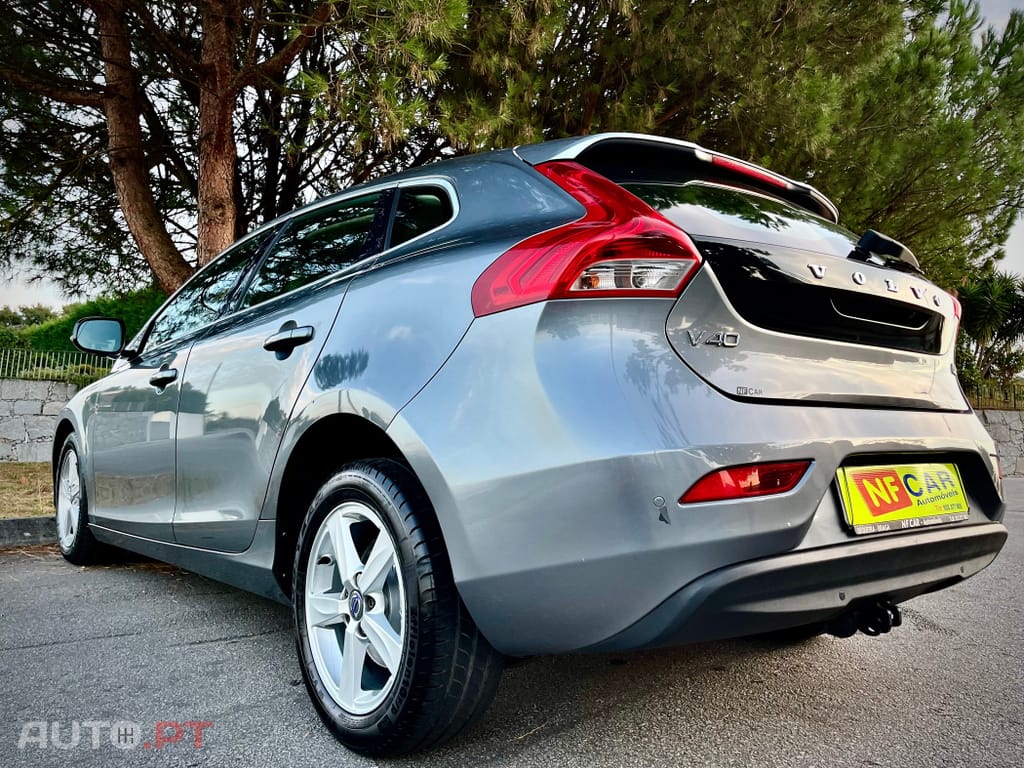 Volvo V40 D2