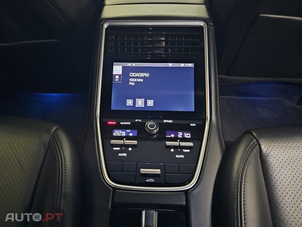 Porsche Panamera 4 E-Hybrid