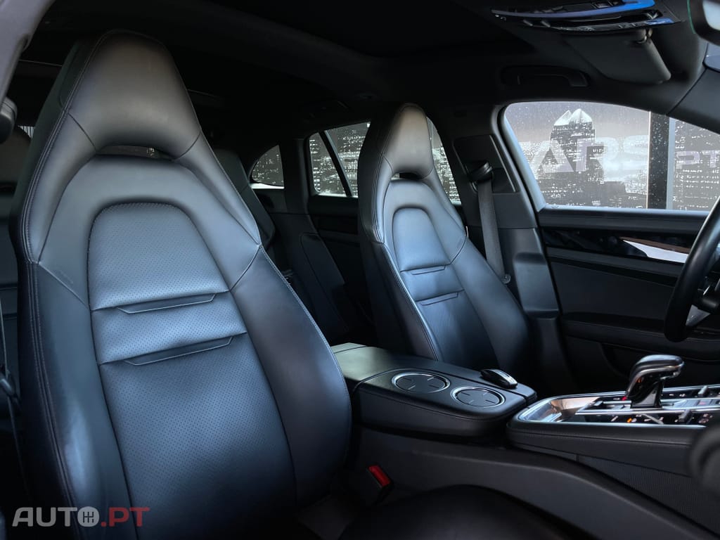 Porsche Panamera 4 E-Hybrid