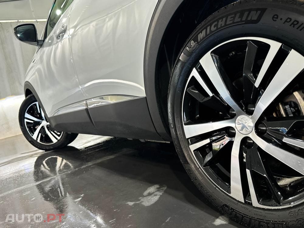 Peugeot 3008 1.6 Hybrid GT Pack e-EAT8
