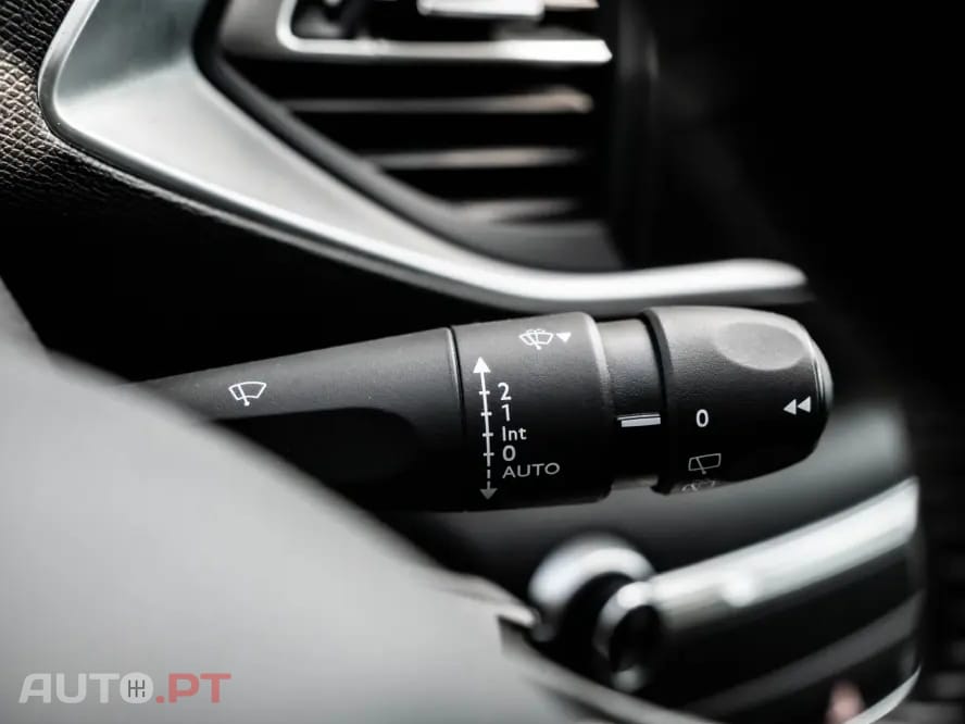 Peugeot 308 1.5 BlueHDi Business Line